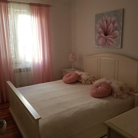 Cozy Apartment In Rovinj Ngoại thất bức ảnh