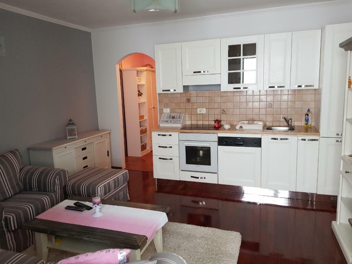 Cozy Apartment In Rovinj Ngoại thất bức ảnh